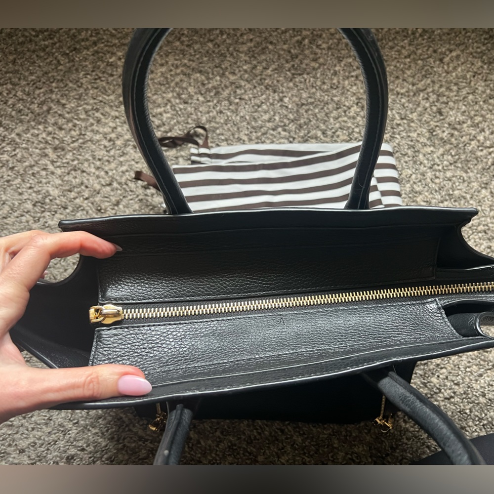 Black leather Henri Bendel bag good condition - Picture 10 of 11